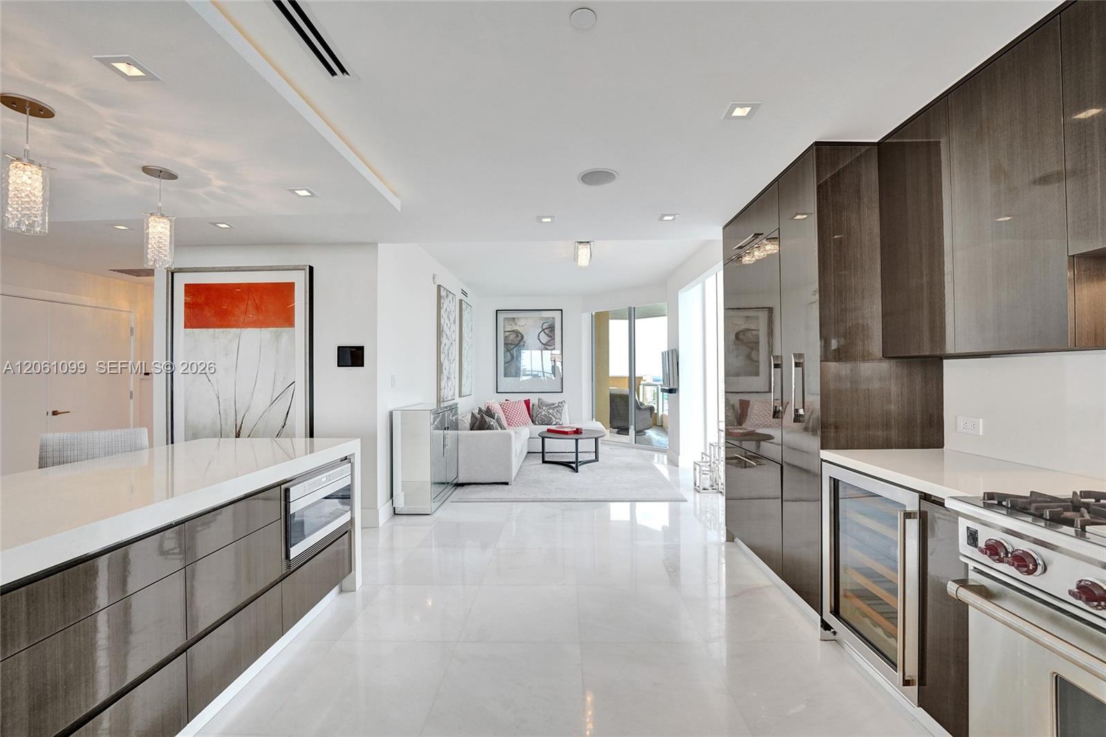 3201 4 / 4 2736 sq. ft. $ 2026-07-28 0 foto