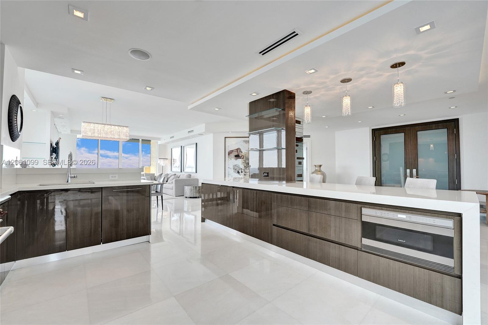 3201 4 / 4 2736 sq. ft. $ 2026-07-28 0 foto