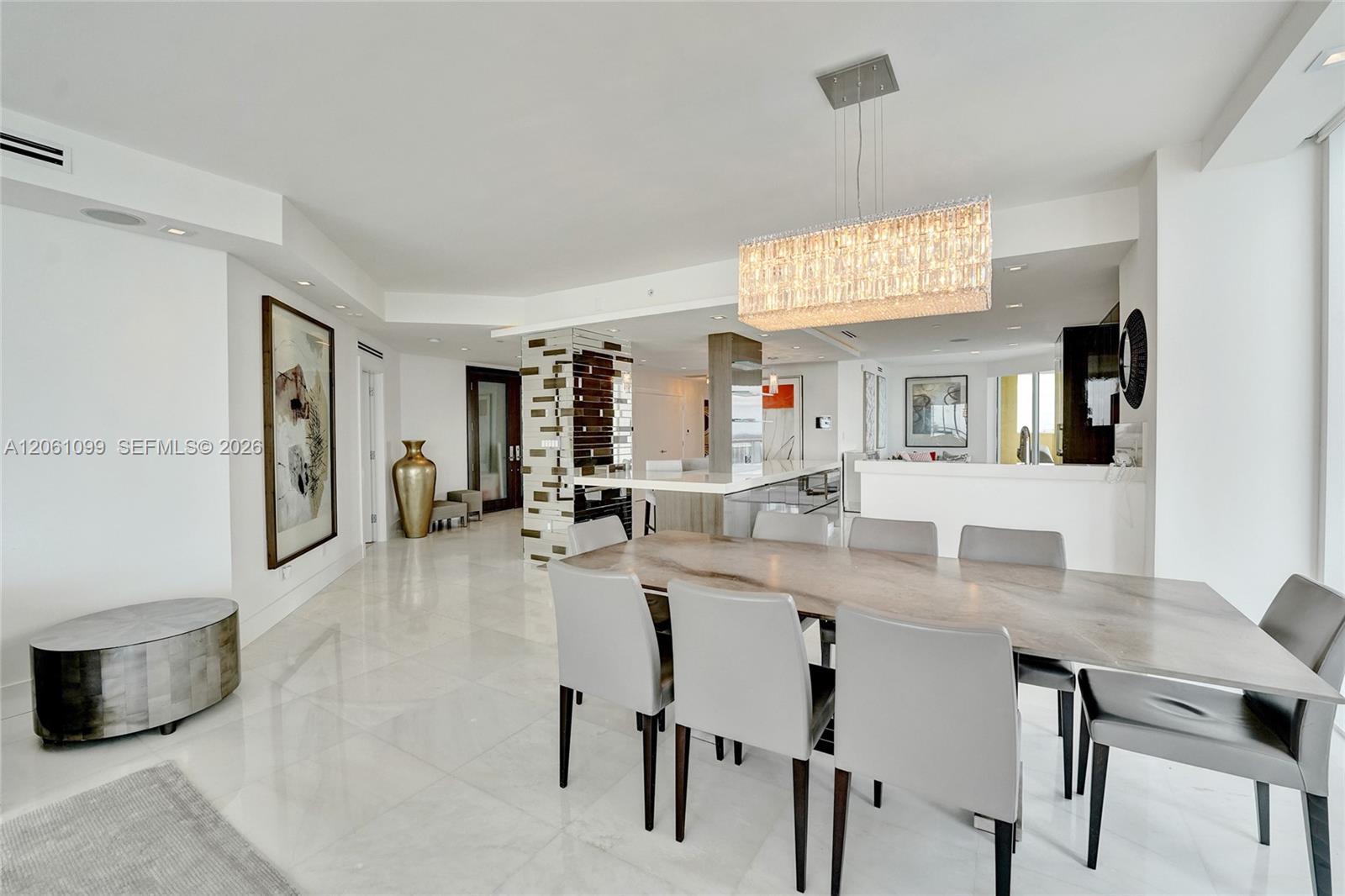 3201 4 / 4 2736 sq. ft. $ 2026-07-28 0 foto