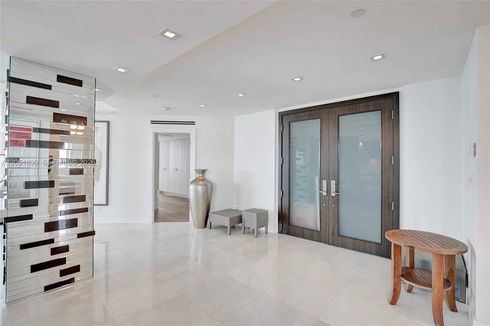 3201 4 / 4 2736 sq. ft. $ 2026-07-28 0 foto