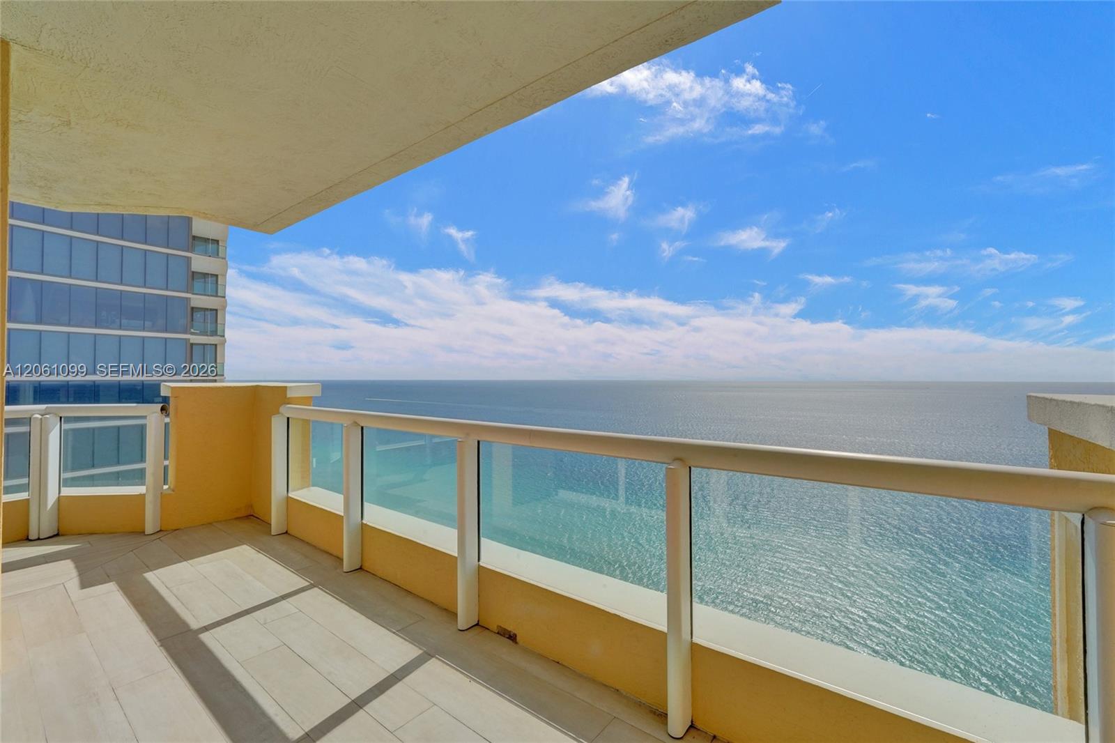 3201 4 / 4 2736 sq. ft. $ 2026-07-28 0 foto