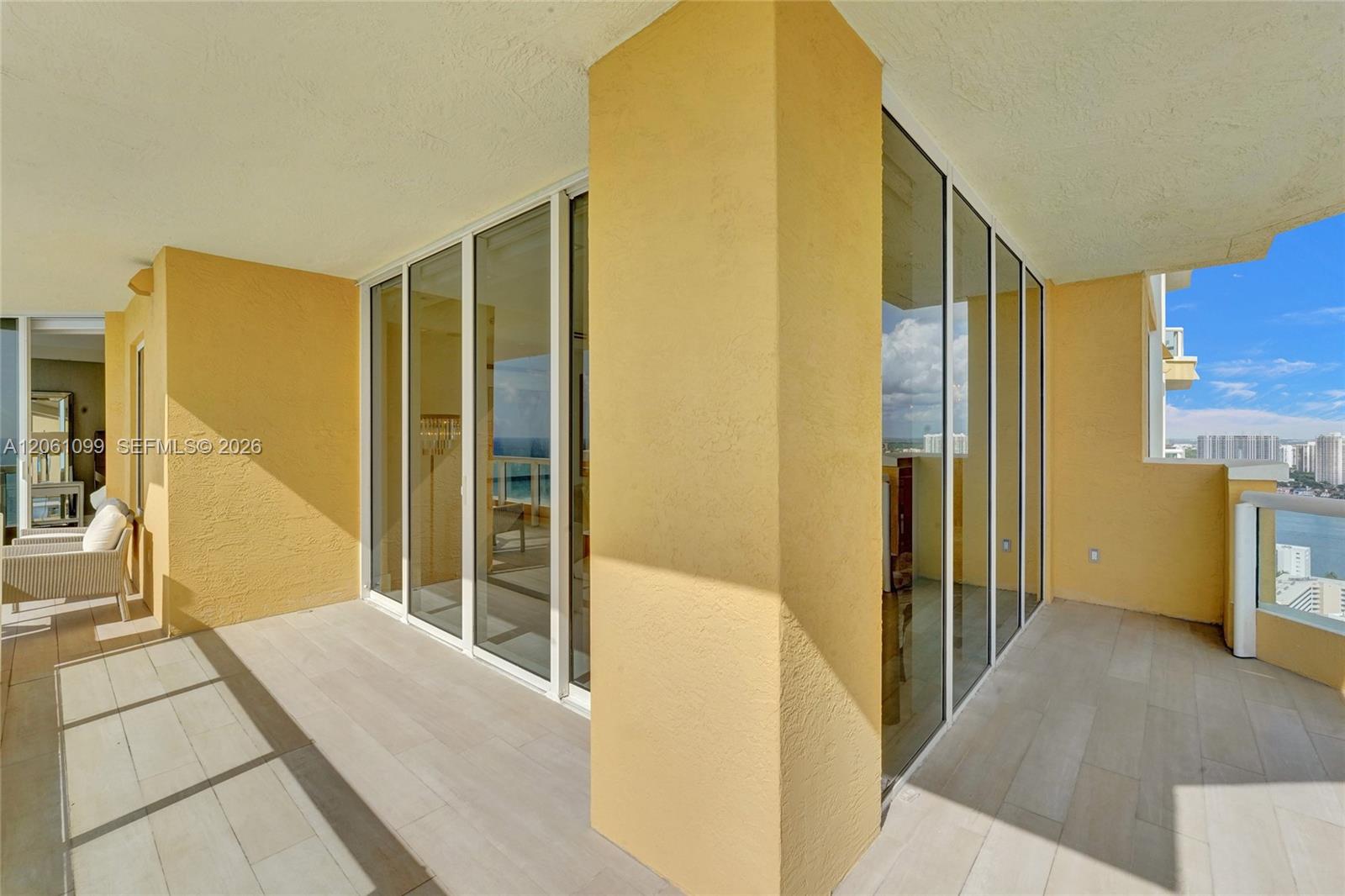 3201 4 / 4 2736 sq. ft. $ 2026-07-28 0 foto