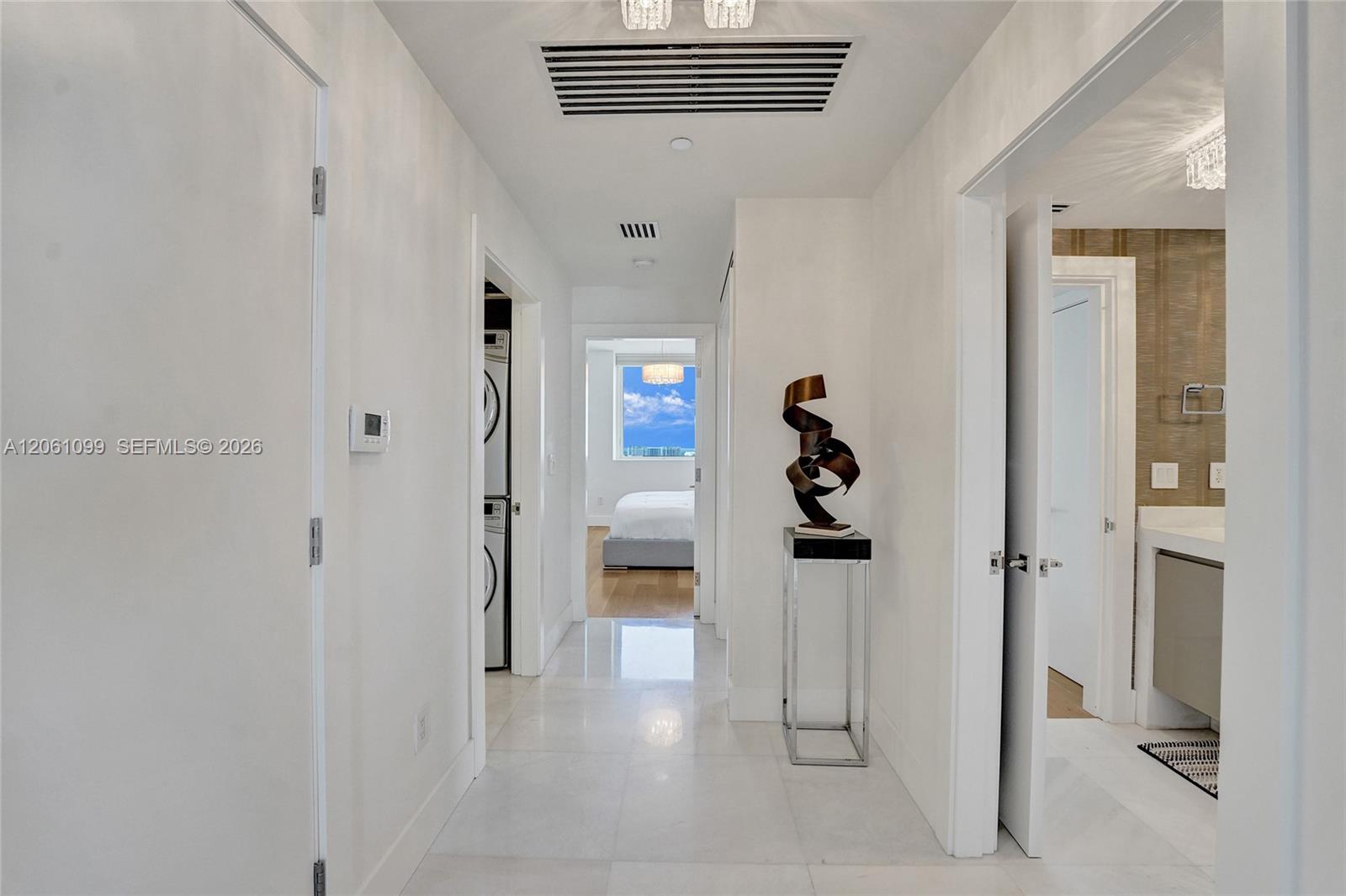 3201 4 / 4 2736 sq. ft. $ 2026-07-28 0 foto