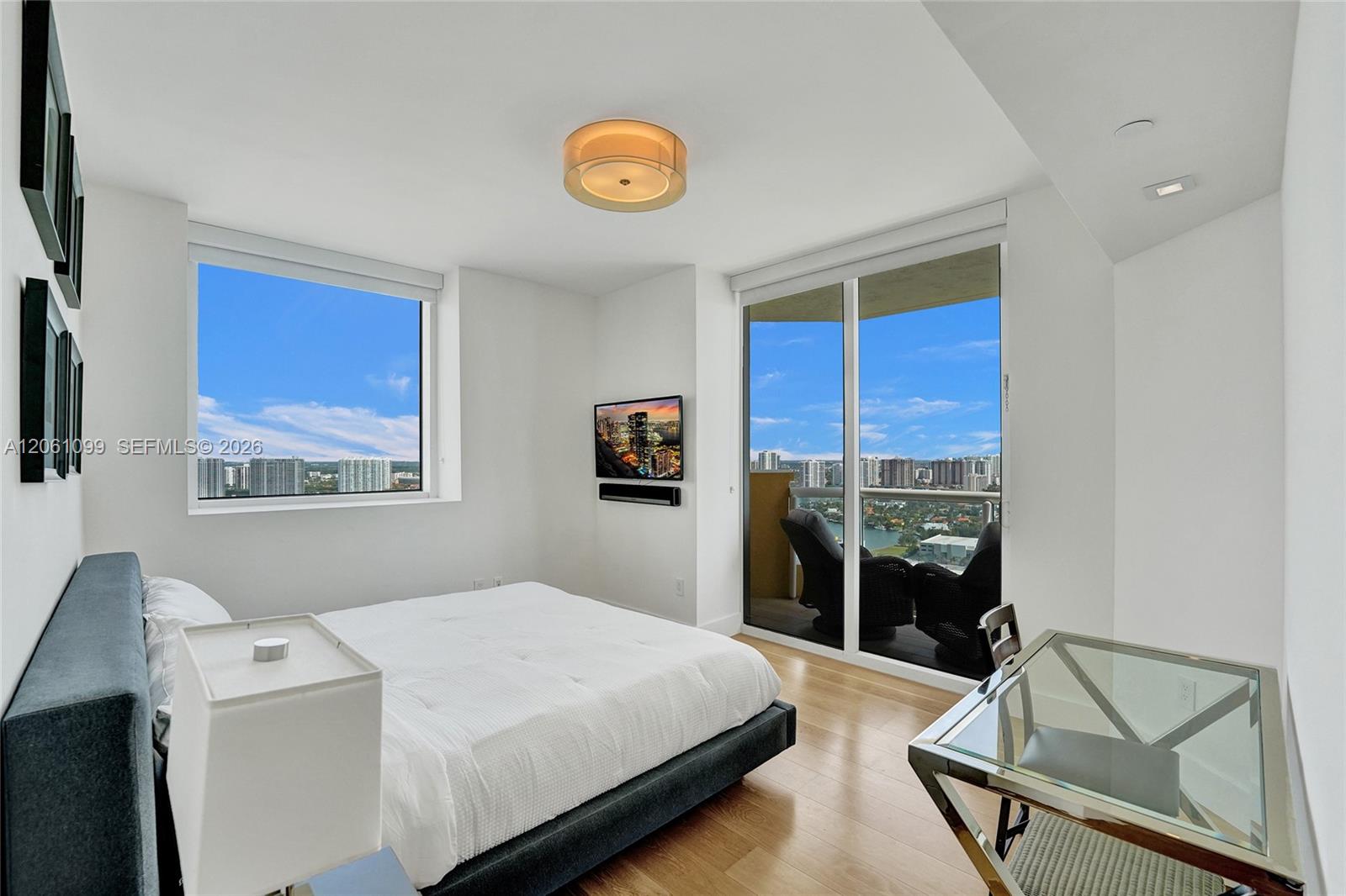 3201 4 / 4 2736 sq. ft. $ 2026-07-28 0 foto