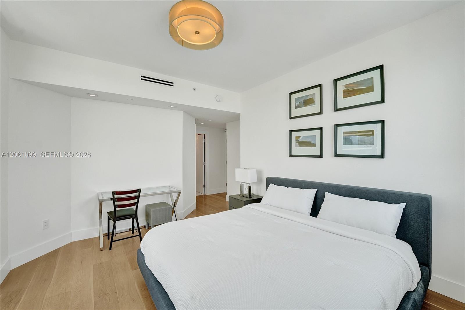 3201 4 / 4 2736 sq. ft. $ 2026-07-28 0 foto