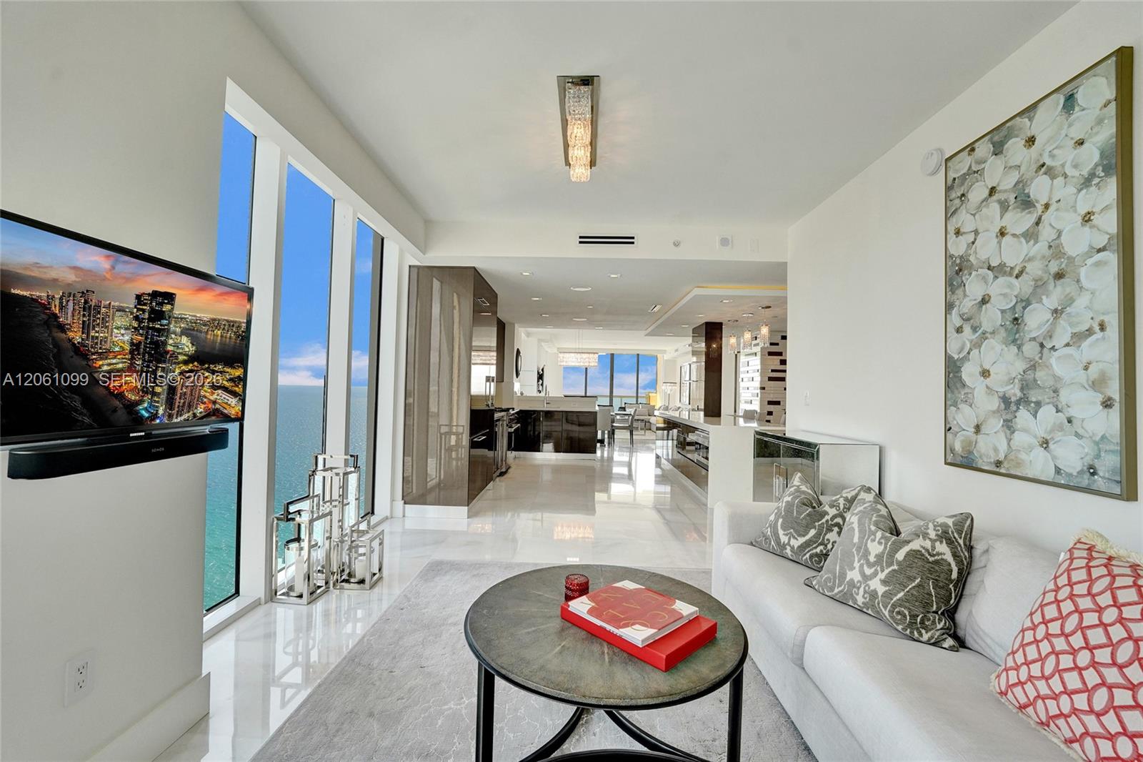 3201 4 / 4 2736 sq. ft. $ 2026-07-28 0 foto