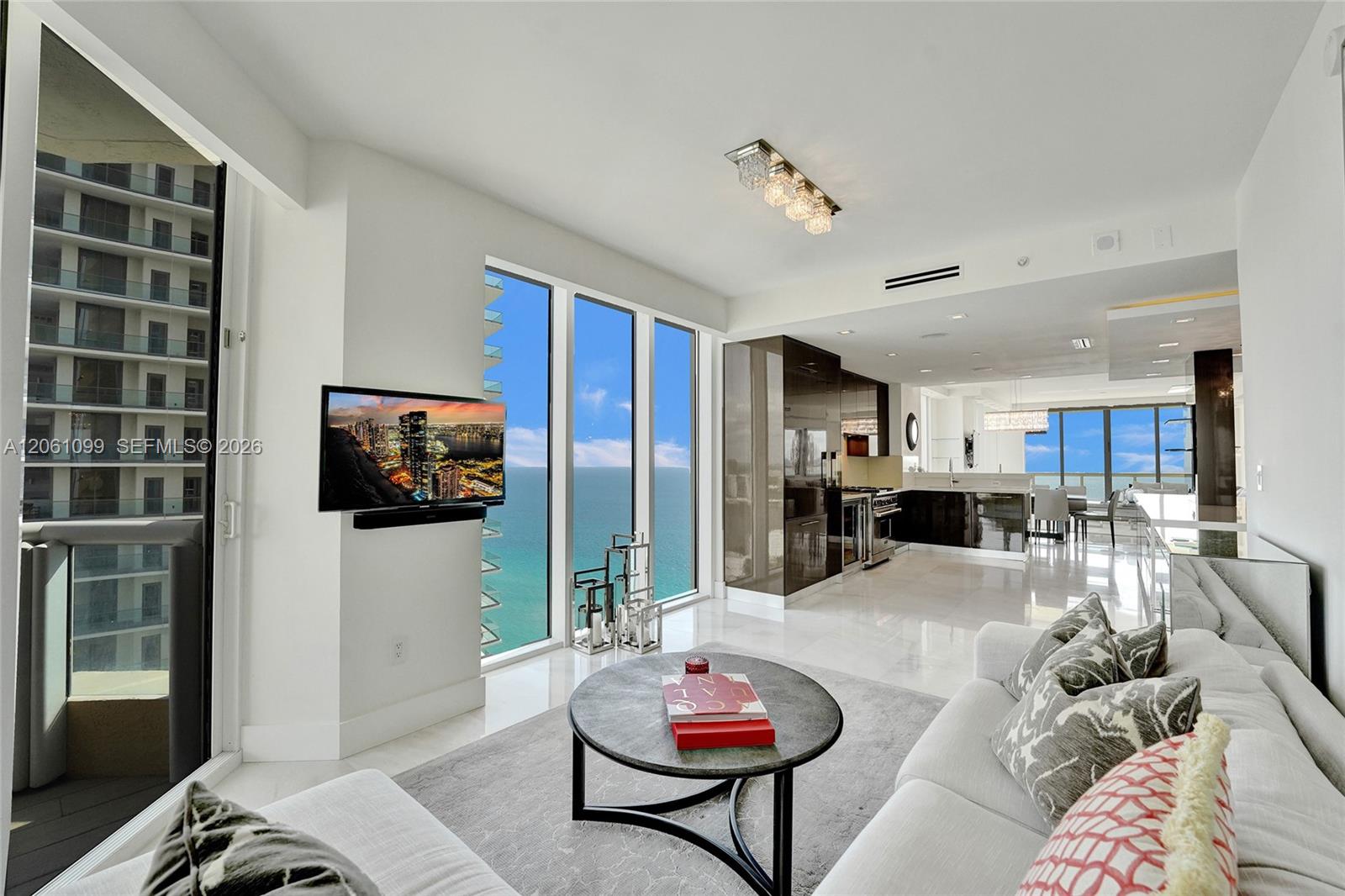 3201 4 / 4 2736 sq. ft. $ 2026-07-28 0 foto