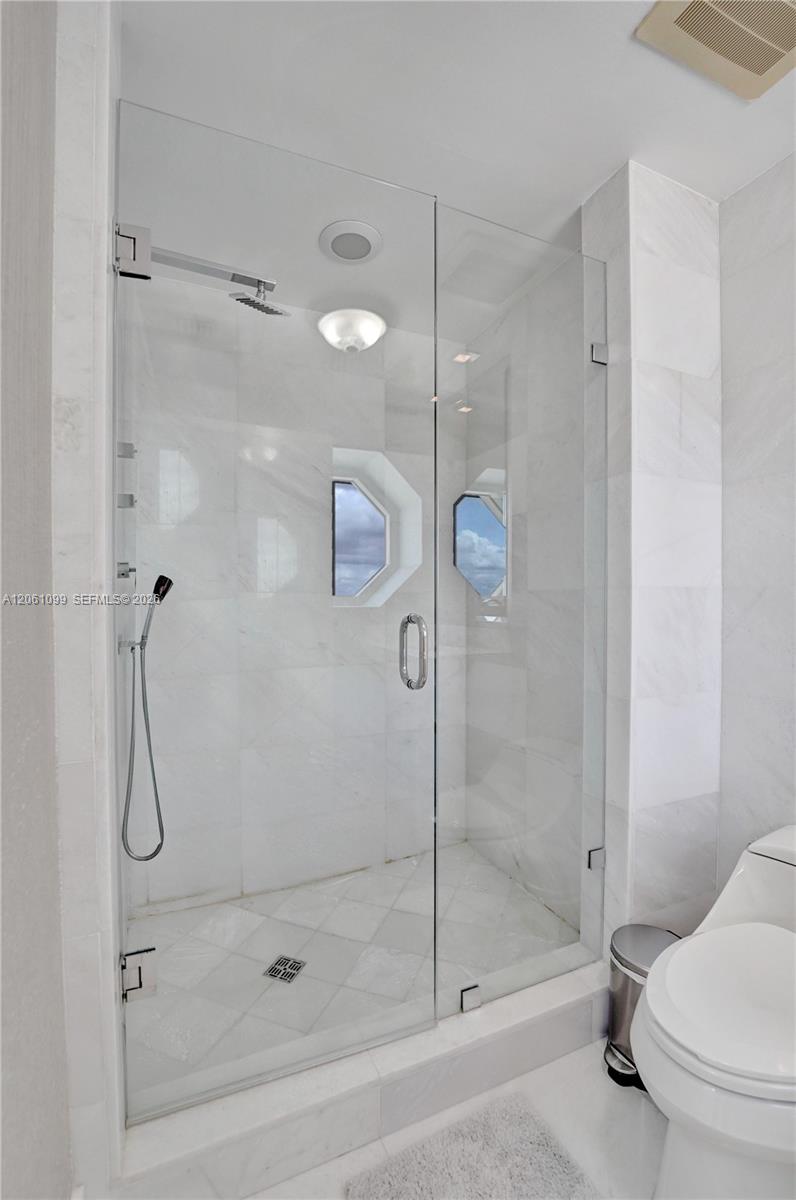 3201 4 / 4 2736 sq. ft. $ 2026-07-28 0 foto