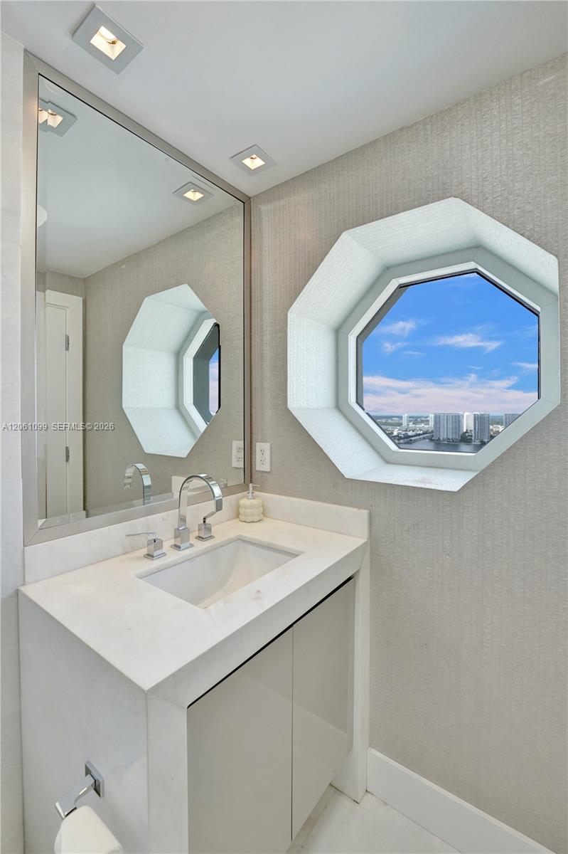 3201 4 / 4 2736 sq. ft. $ 2026-07-28 0 foto