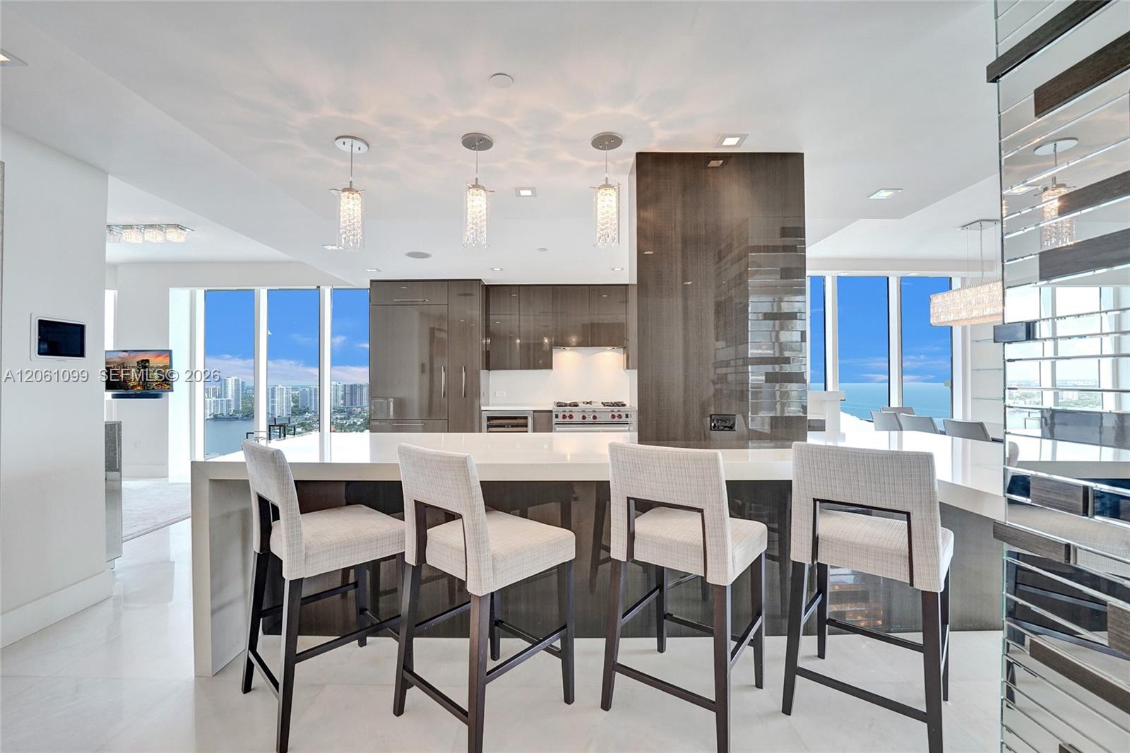 3201 4 / 4 2736 sq. ft. $ 2026-07-28 0 foto