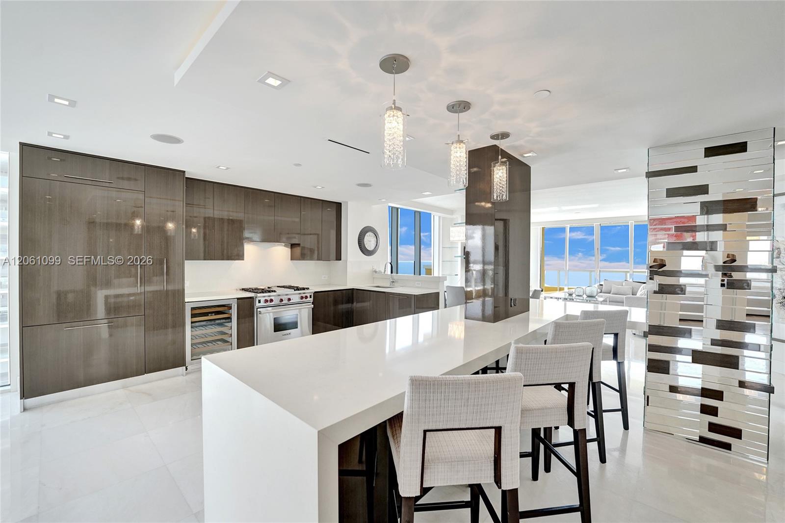 3201 4 / 4 2736 sq. ft. $ 2026-07-28 0 foto