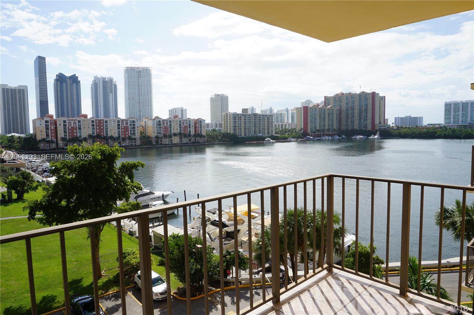 Ver detalles 617 2 / 2 1240 sq. ft. $ 2026-07-28 0 foto