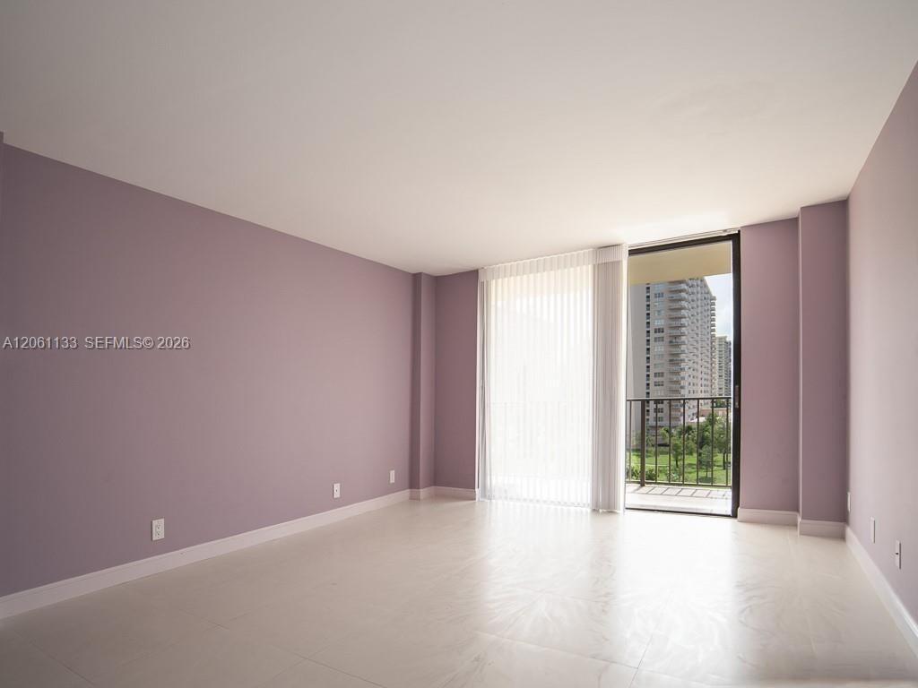 Ver detalles 617 2 / 2 1240 sq. ft. $ 2026-07-28 0 foto