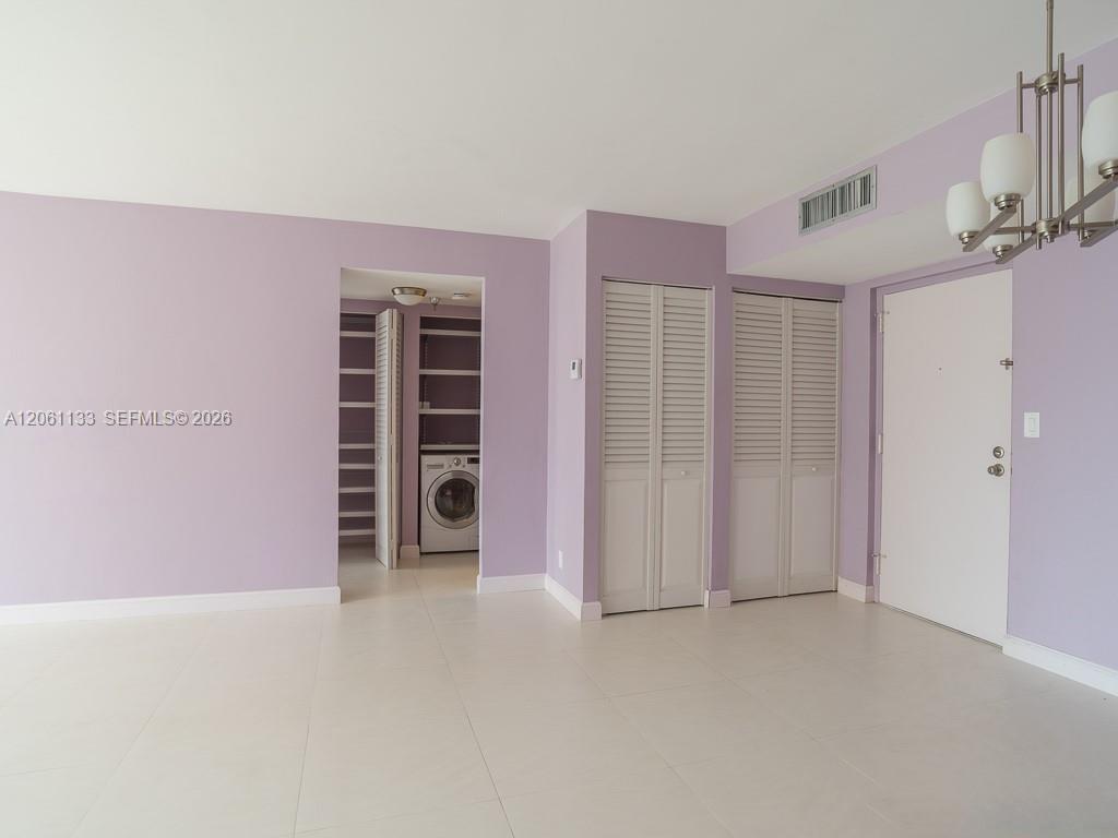 Ver detalles 617 2 / 2 1240 sq. ft. $ 2026-07-28 0 foto