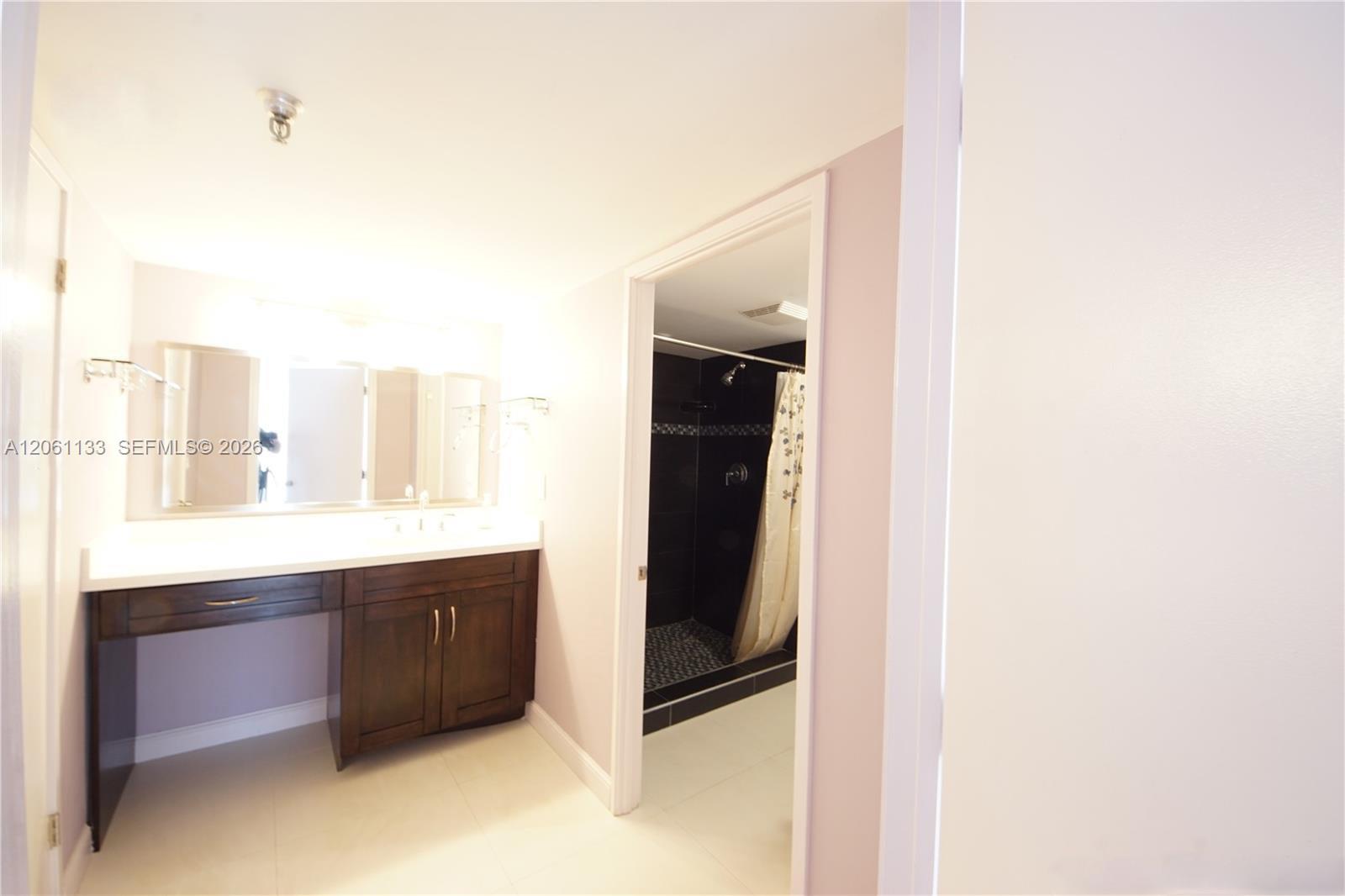 Ver detalles 617 2 / 2 1240 sq. ft. $ 2026-07-28 0 foto