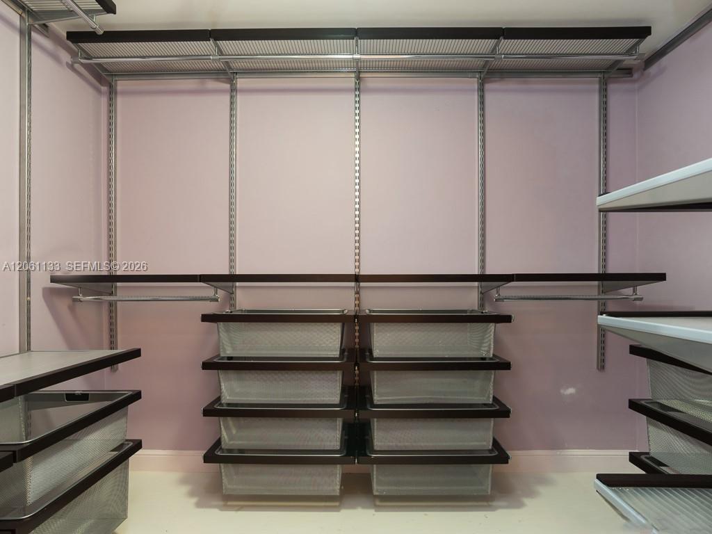 Ver detalles 617 2 / 2 1240 sq. ft. $ 2026-07-28 0 foto