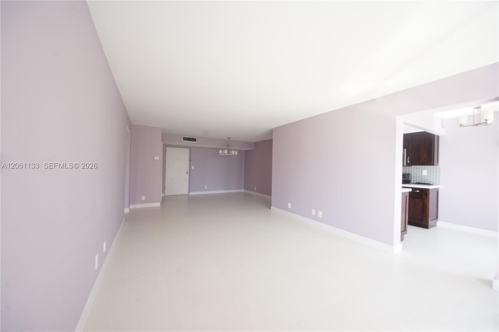 Ver detalles 617 2 / 2 1240 sq. ft. $ 2026-07-28 0 foto