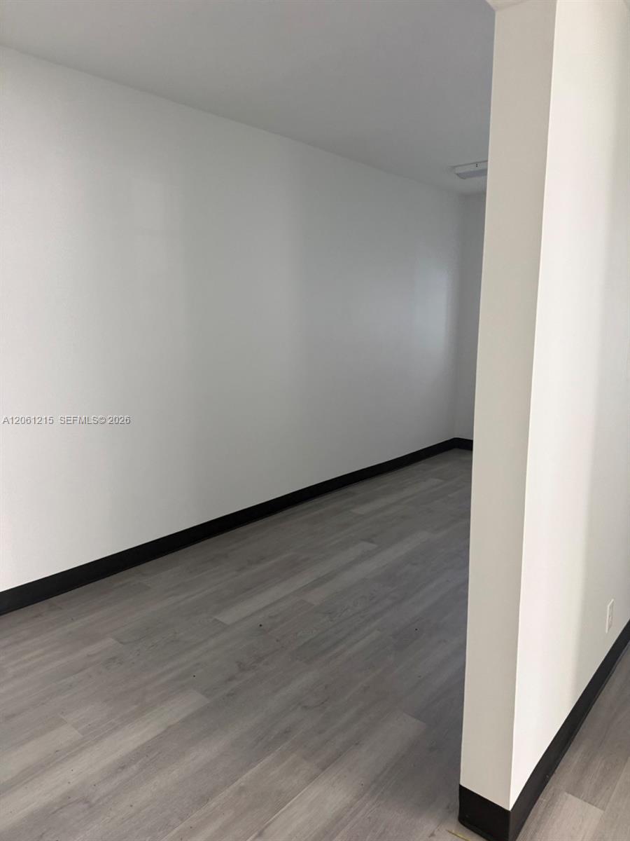   /   кв.футов $ 2026-07-28 0 Фото
