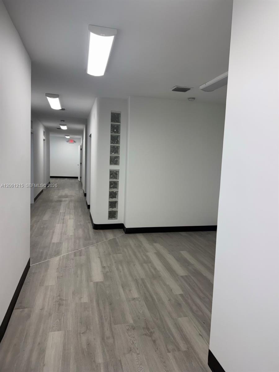   /   кв.футов $ 2026-07-28 0 Фото