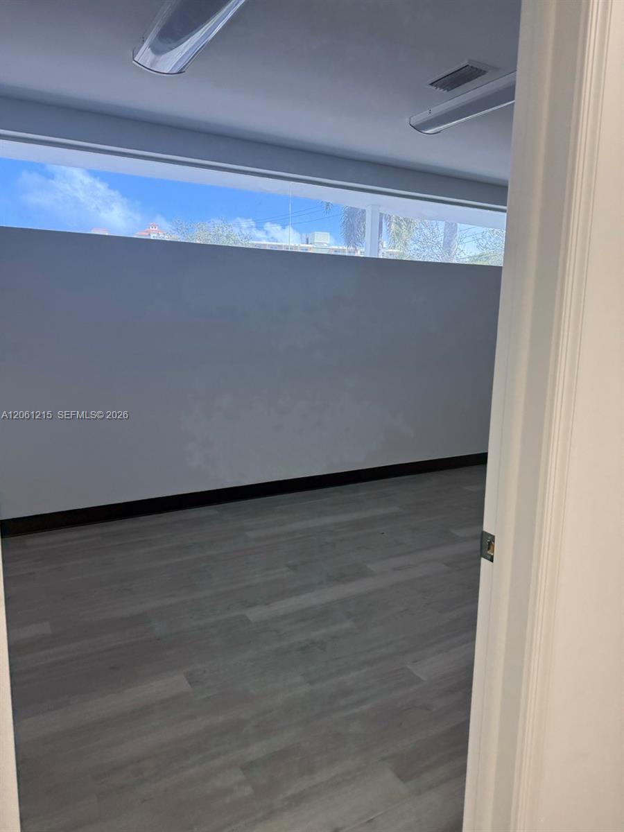   /   кв.футов $ 2026-07-28 0 Фото