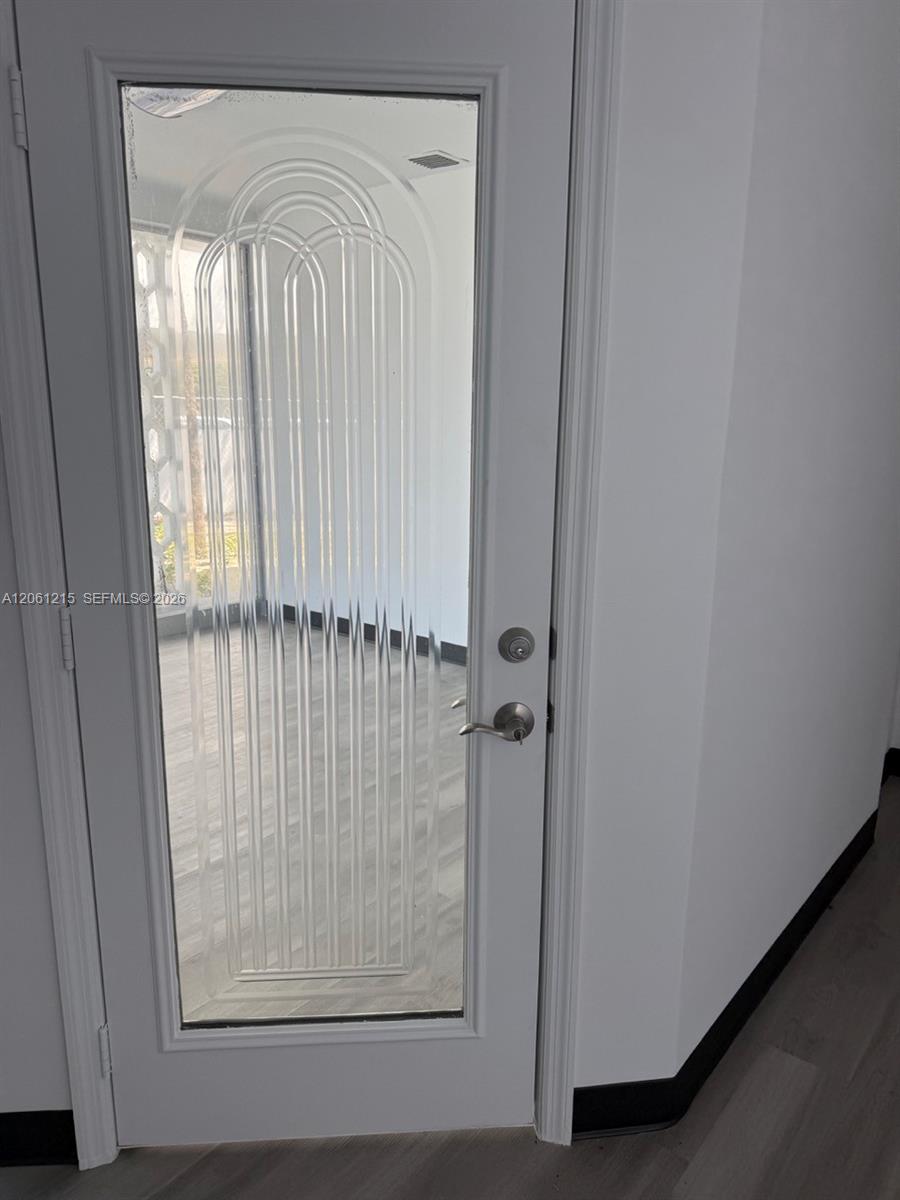   /   кв.футов $ 2026-07-28 0 Фото