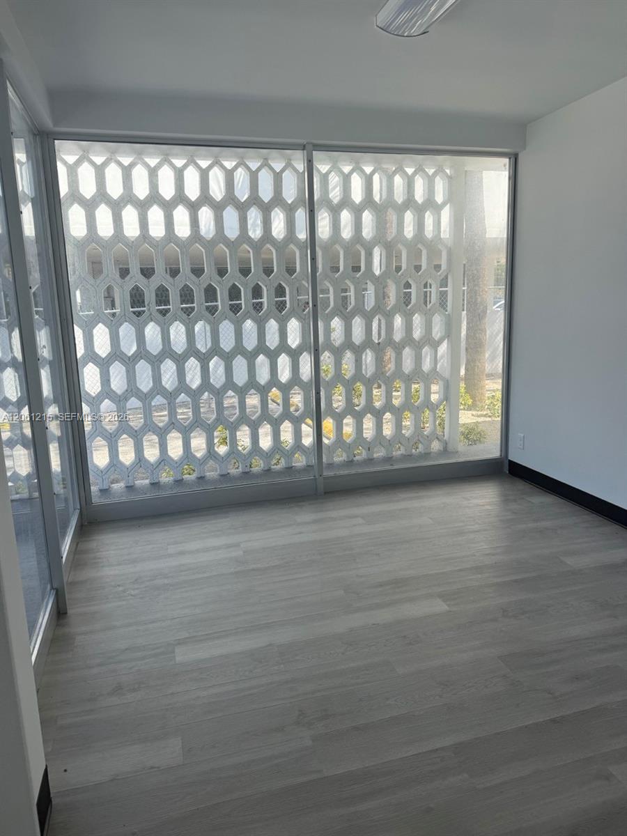   /   кв.футов $ 2026-07-28 0 Фото