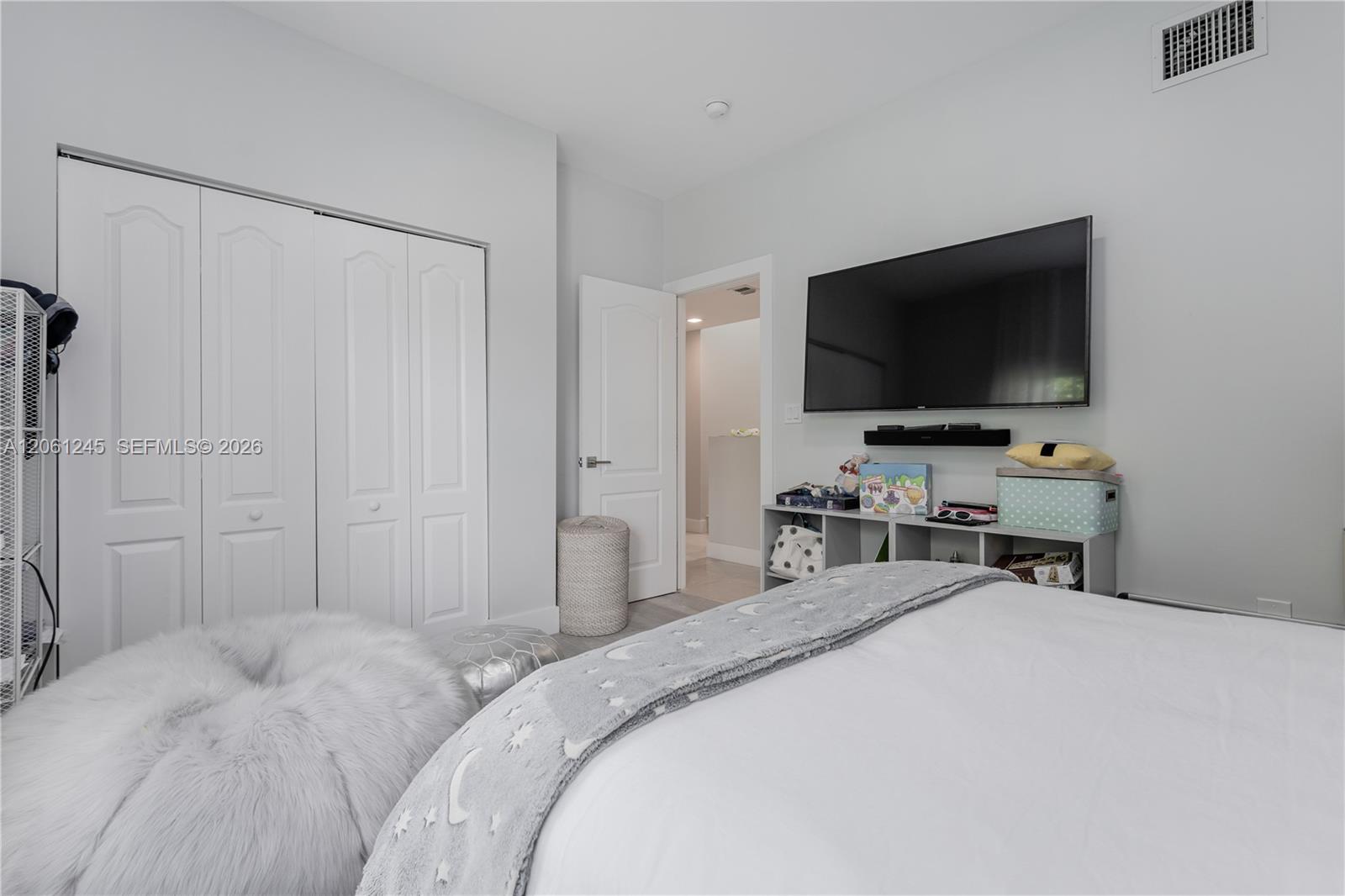Photo of 18460 30th Ave  (18460), Aventura, Florida, 33160 - 
