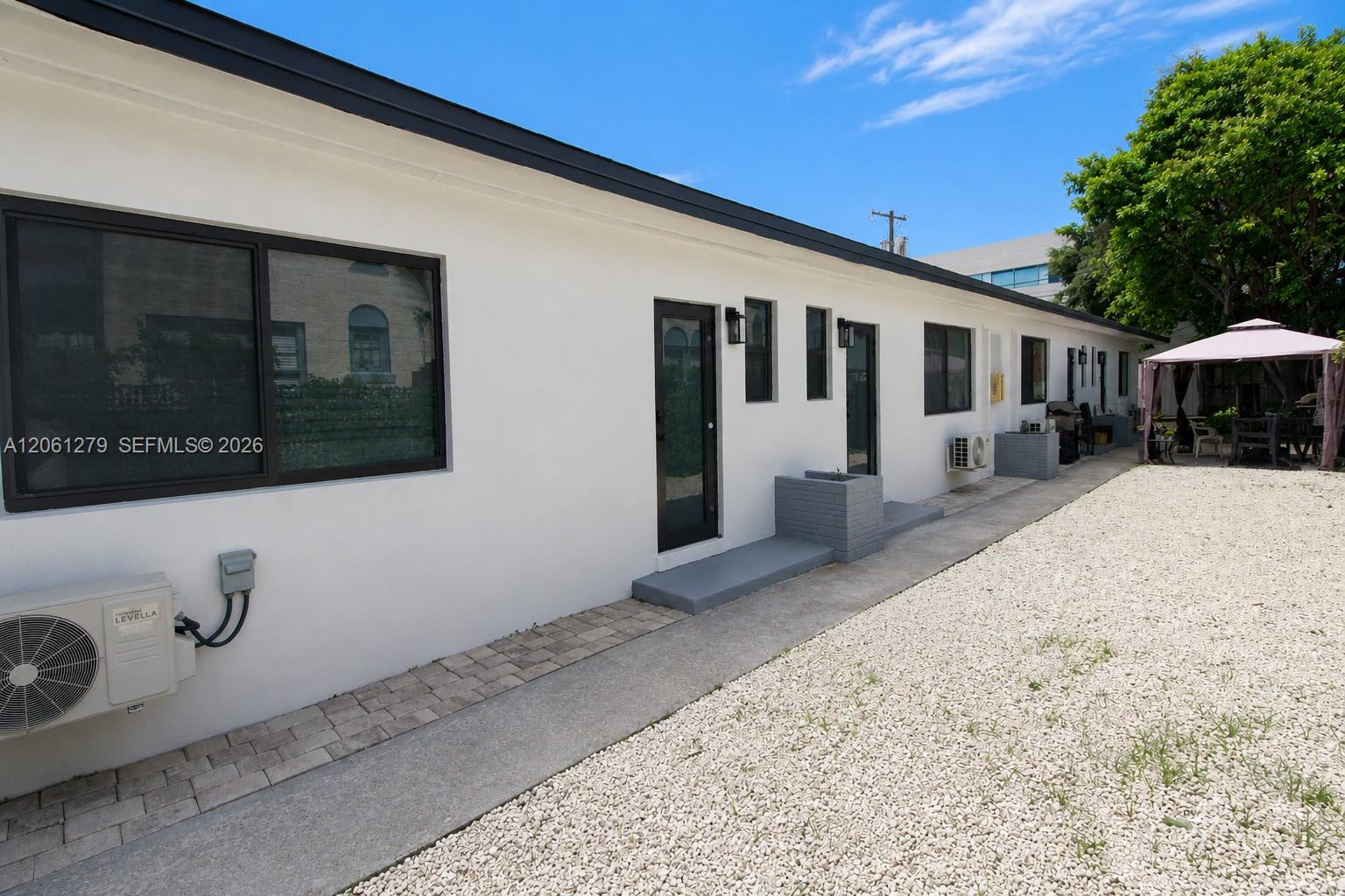 Ver detalles / 2100 sq. ft. $ 2026-07-28 0 foto