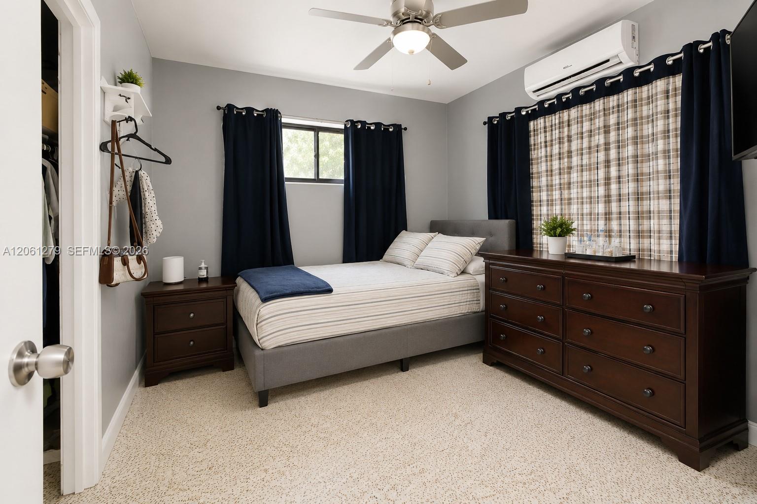 Ver detalles / 2100 sq. ft. $ 2026-07-28 0 foto