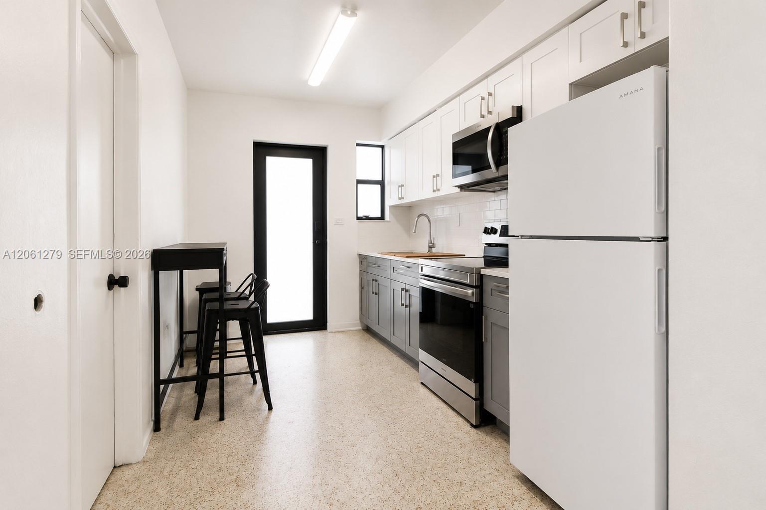 Ver detalles / 2100 sq. ft. $ 2026-07-28 0 foto