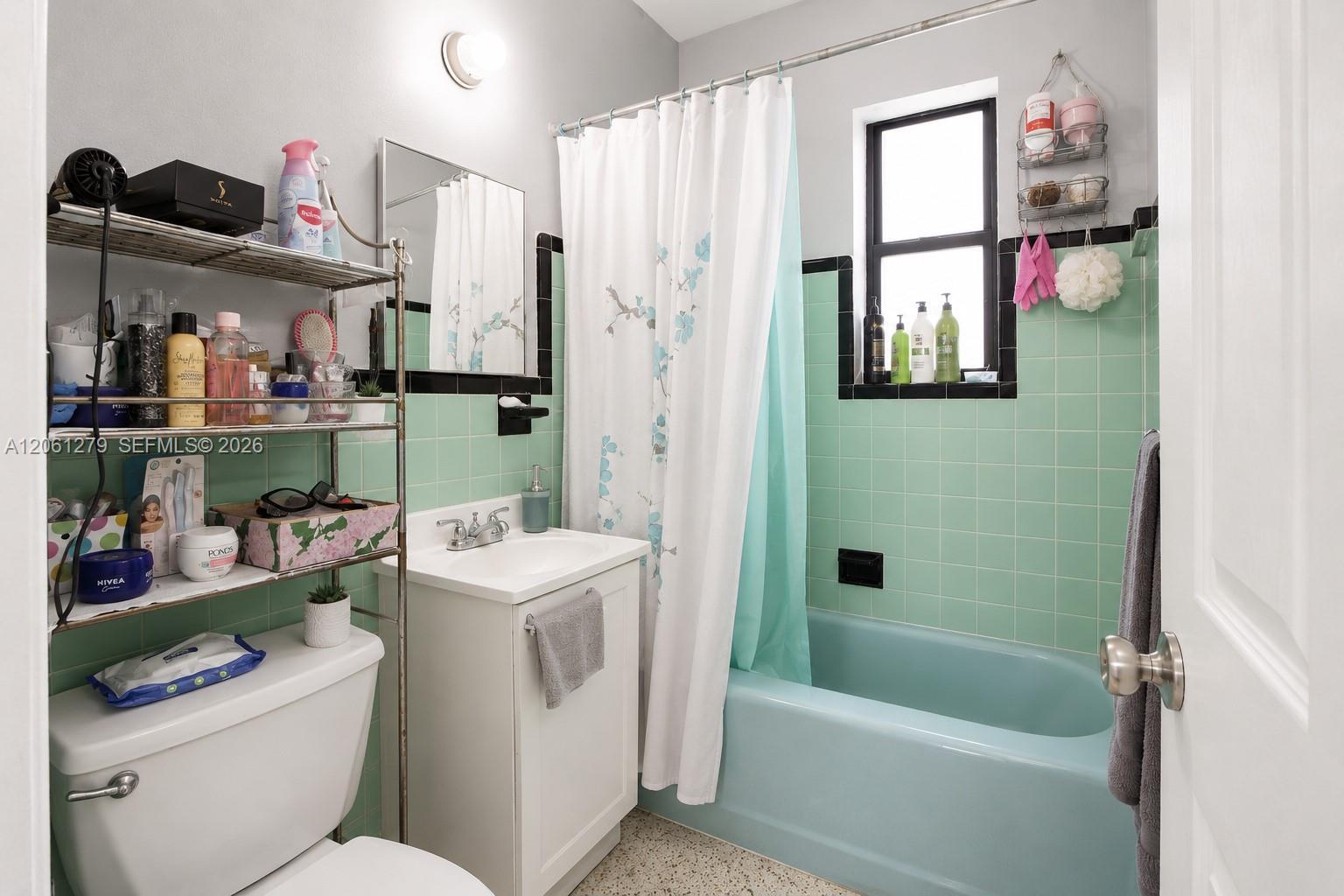 Ver detalles / 2100 sq. ft. $ 2026-07-28 0 foto