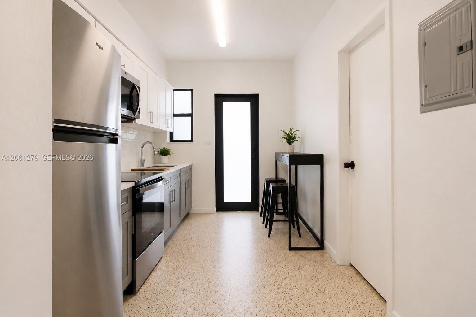 Ver detalles / 2100 sq. ft. $ 2026-07-28 0 foto