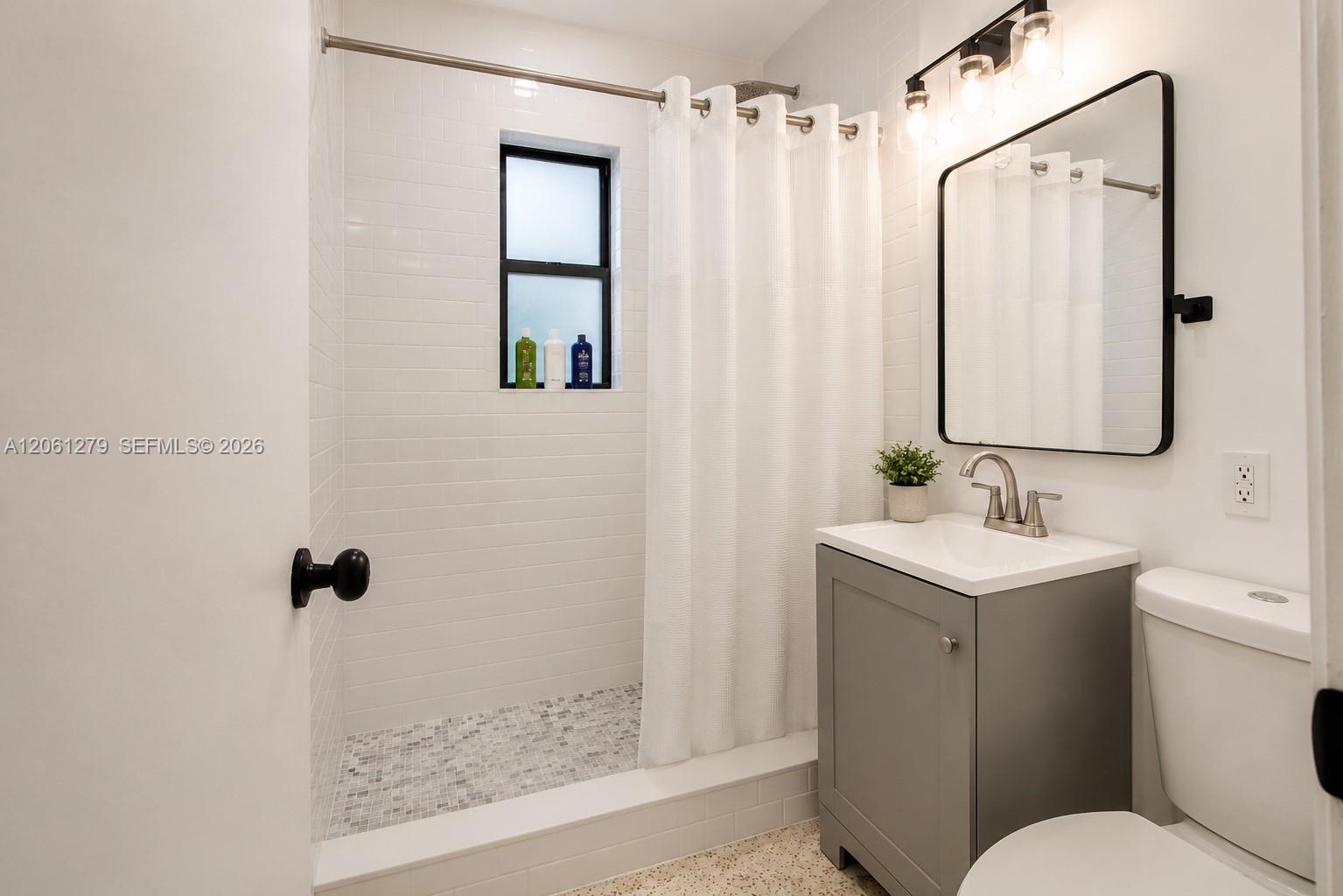 Ver detalles / 2100 sq. ft. $ 2026-07-28 0 foto