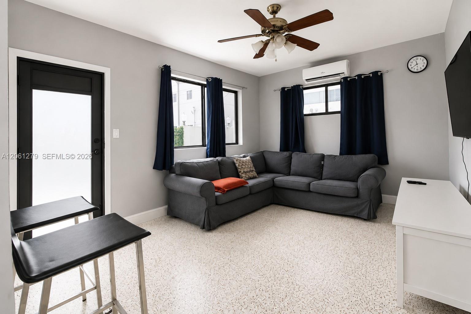 Ver detalles / 2100 sq. ft. $ 2026-07-28 0 foto