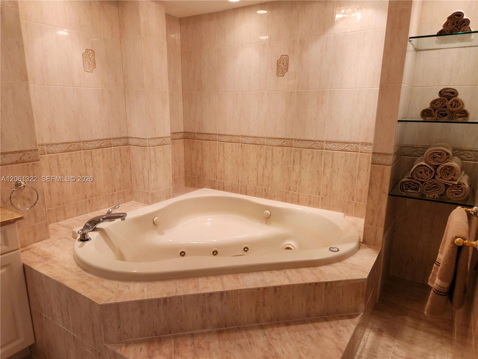 Photo of 3725 Ocean Dr  #1108, Hollywood, Florida, 33019 - 