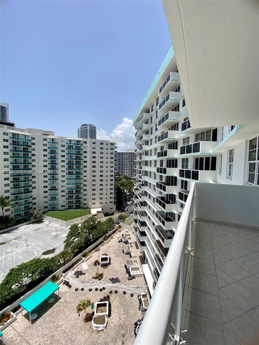 Photo of 3725 Ocean Dr  #1108, Hollywood, Florida, 33019 - 