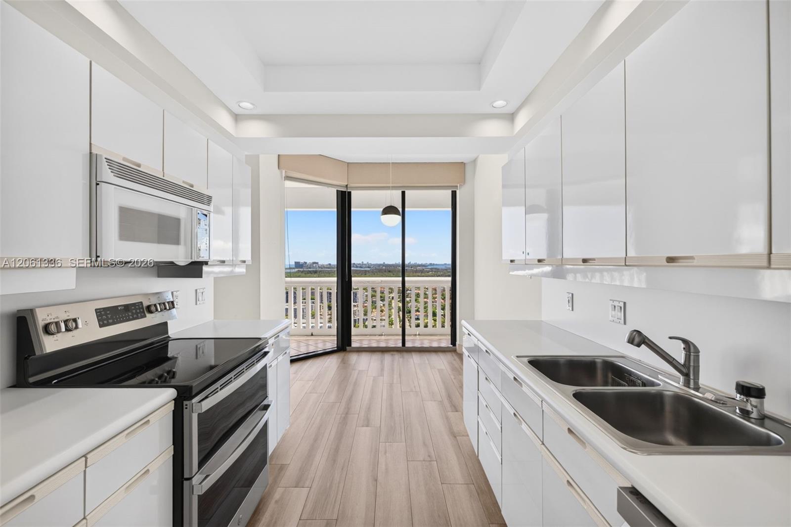 3008 2 / 2 1560 sq. ft. $ 2026-07-28 0 foto