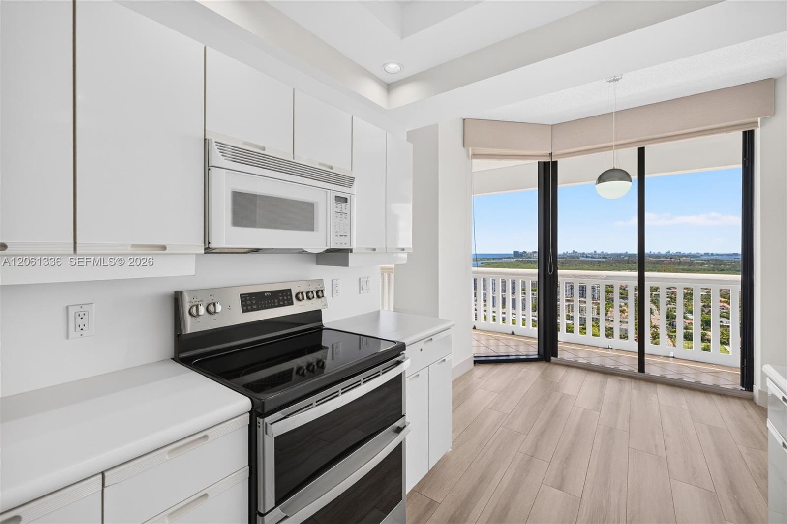 3008 2 / 2 1560 sq. ft. $ 2026-07-28 0 foto