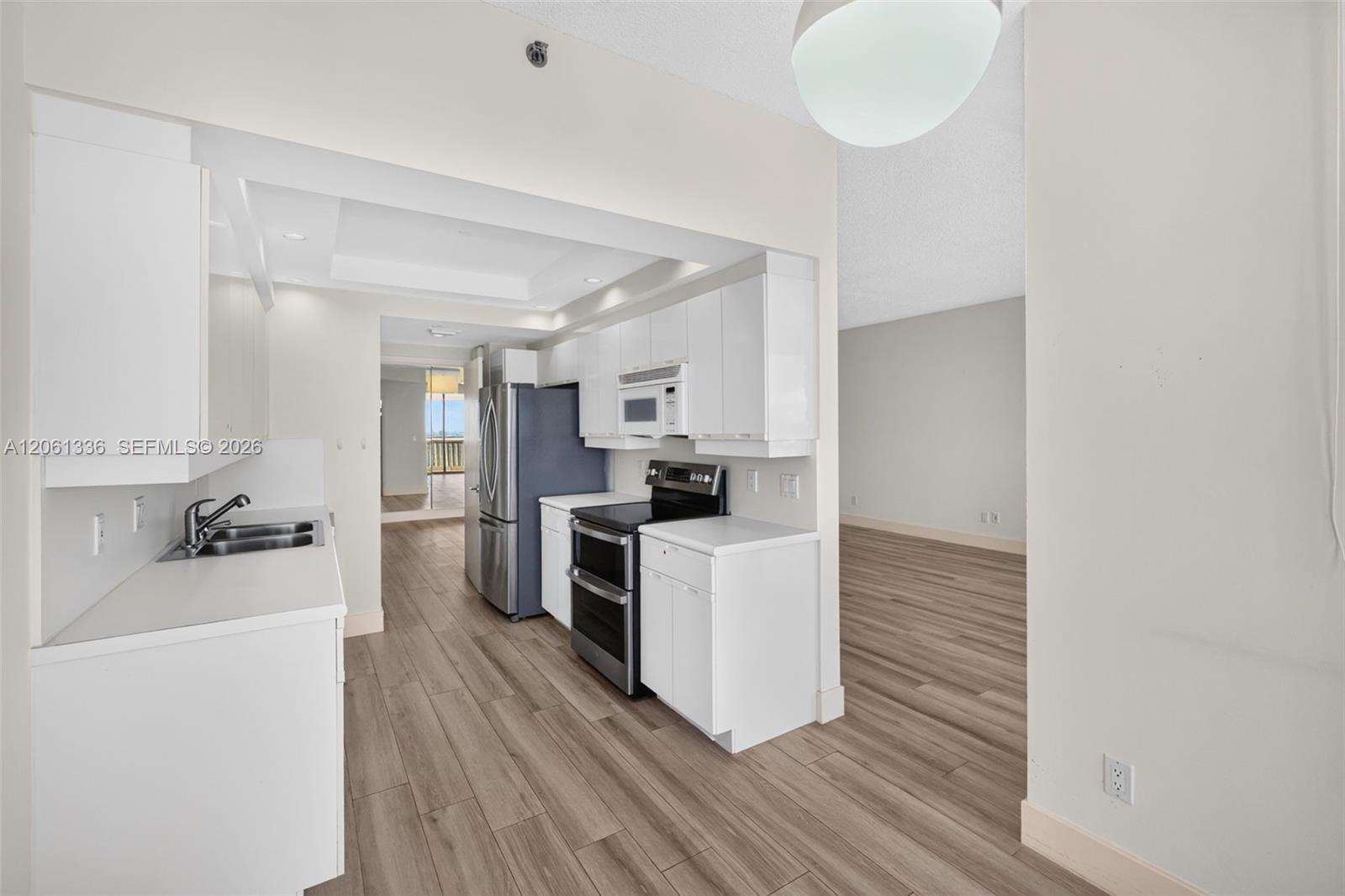 3008 2 / 2 1560 sq. ft. $ 2026-07-28 0 foto