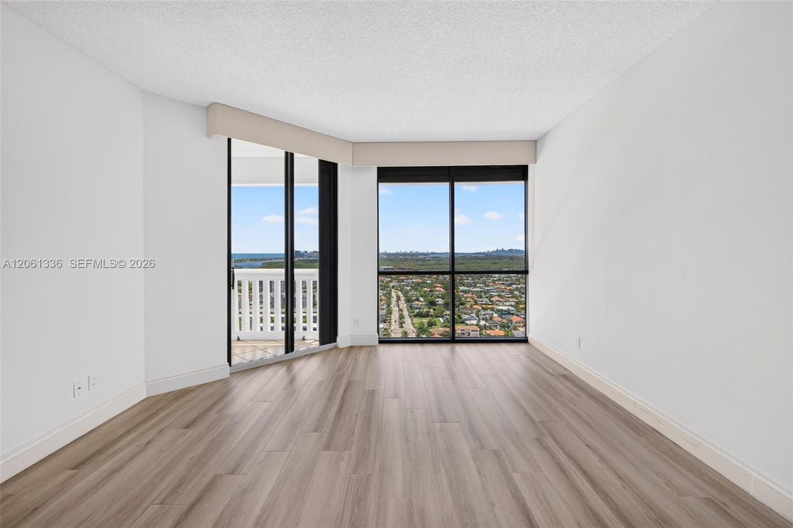 3008 2 / 2 1560 sq. ft. $ 2026-07-28 0 foto
