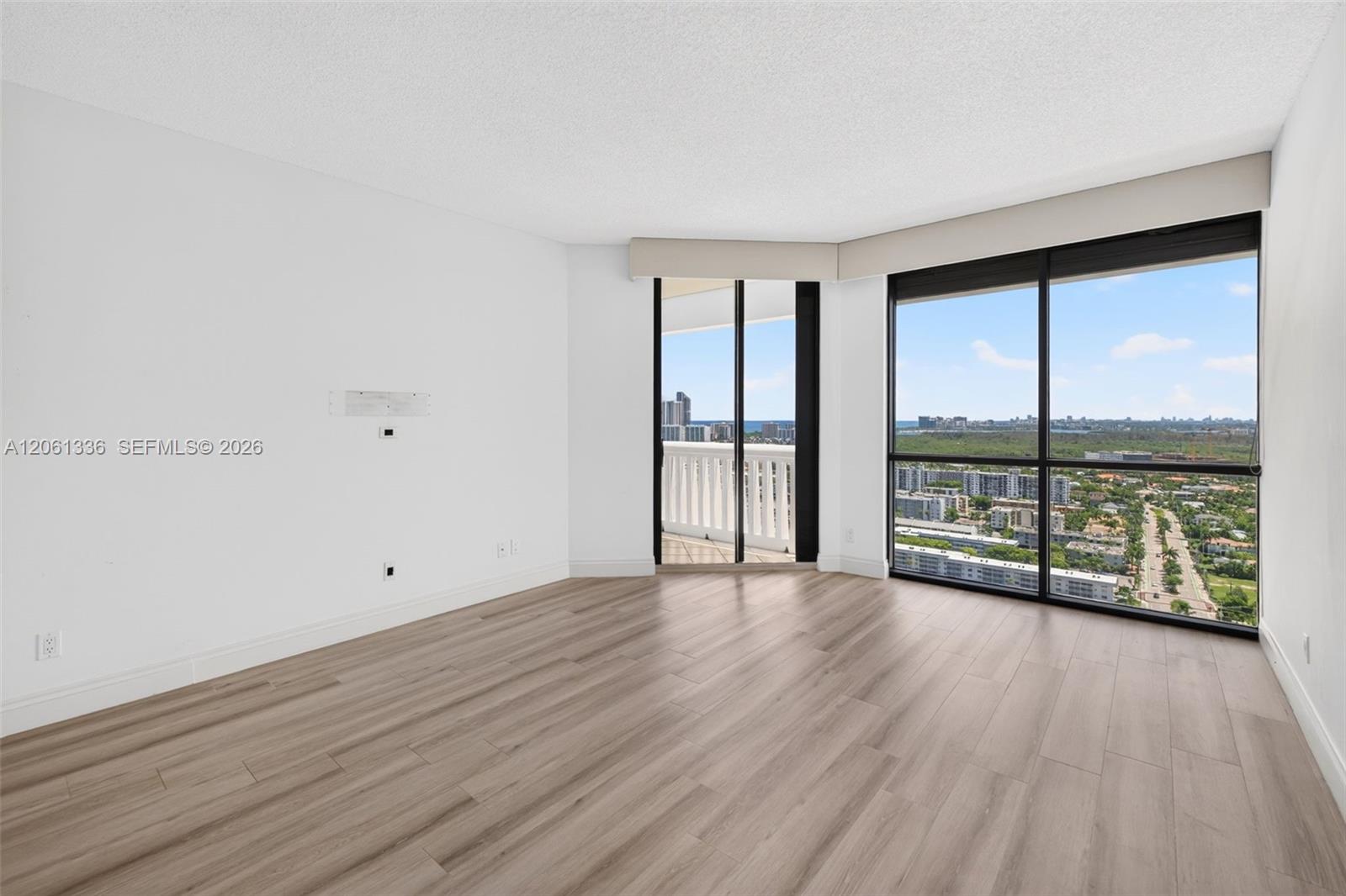 3008 2 / 2 1560 sq. ft. $ 2026-07-28 0 foto