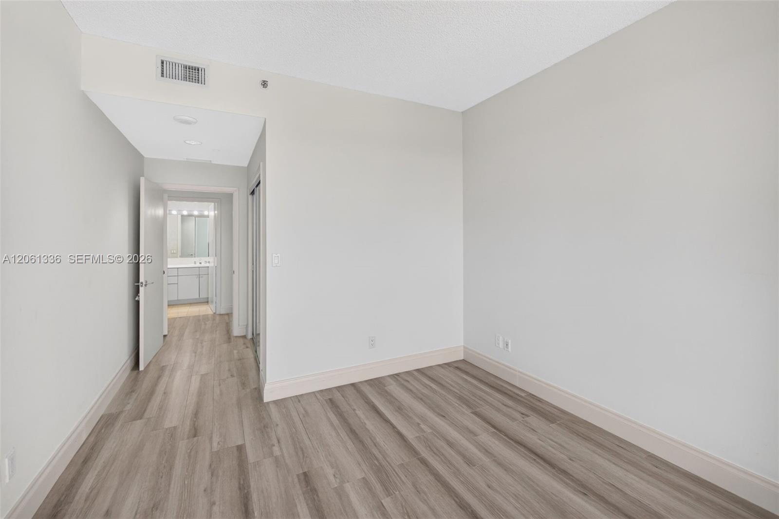 3008 2 / 2 1560 sq. ft. $ 2026-07-28 0 foto