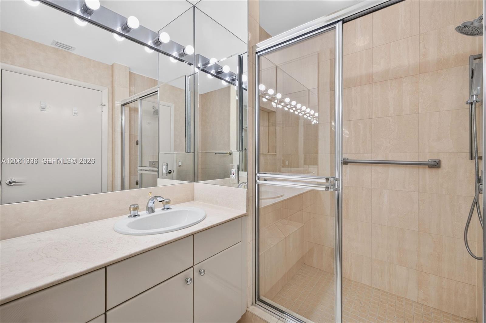 3008 2 / 2 1560 sq. ft. $ 2026-07-28 0 foto