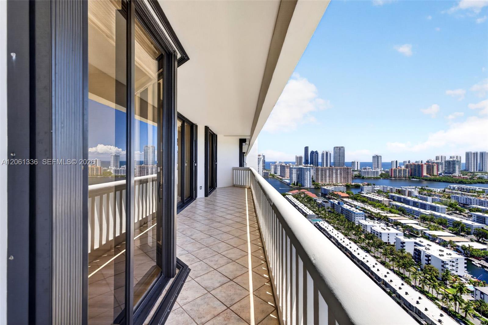 3008 2 / 2 1560 sq. ft. $ 2026-07-28 0 foto