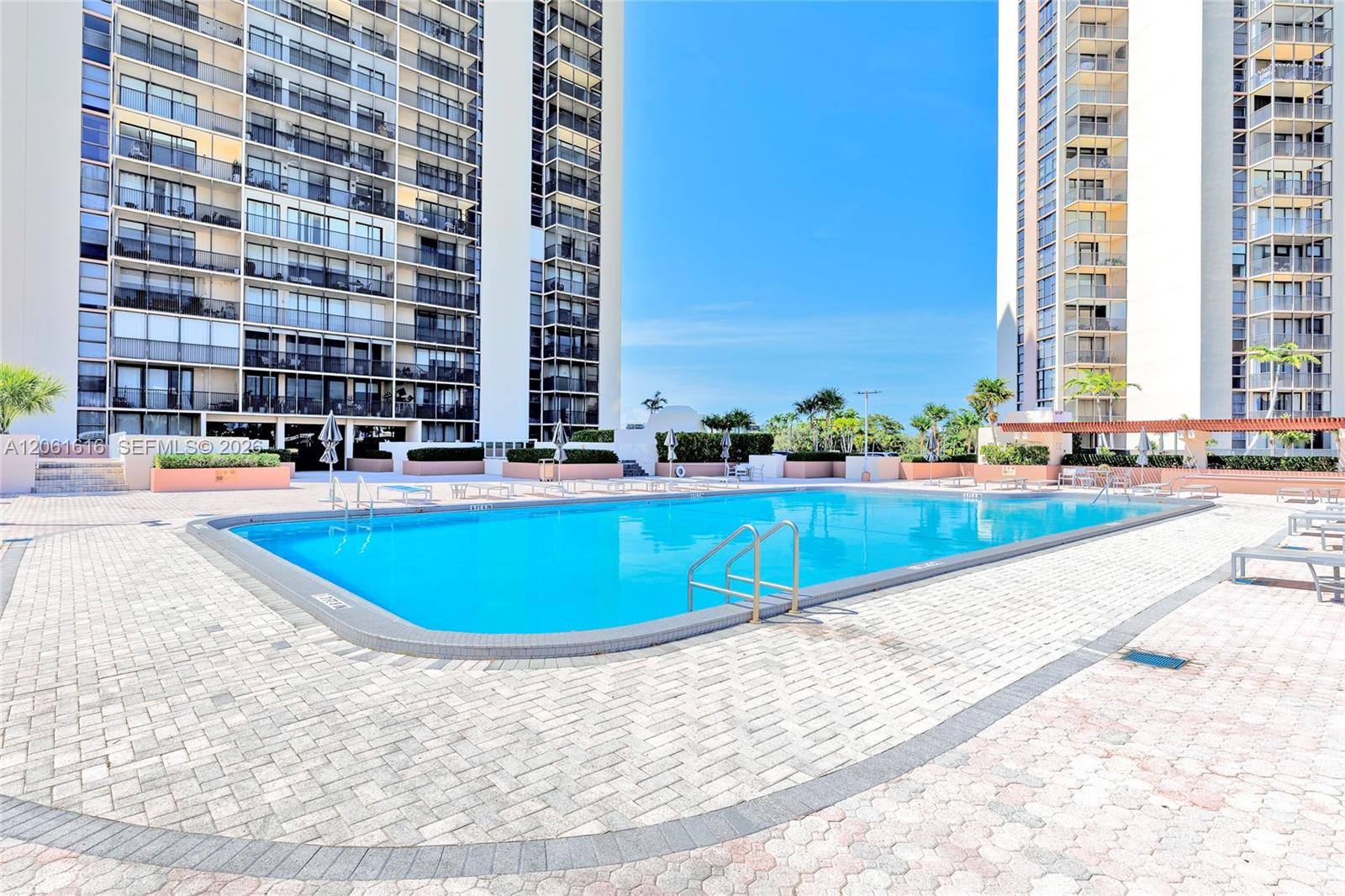 Photo of 20335 Country Club Dr  #1806, Aventura, Florida, 33180 - 