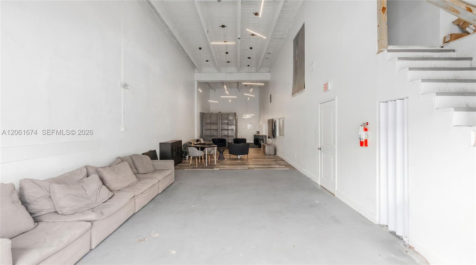 Ver detalles 5516 / sq. ft. $ 2026-07-29 0 foto