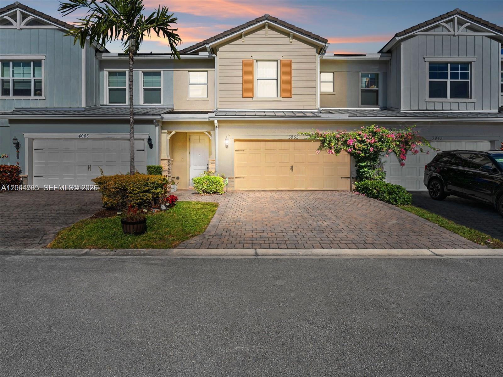 3953 3 / 3 1768 sq. ft. $ 2026-07-29 0 foto