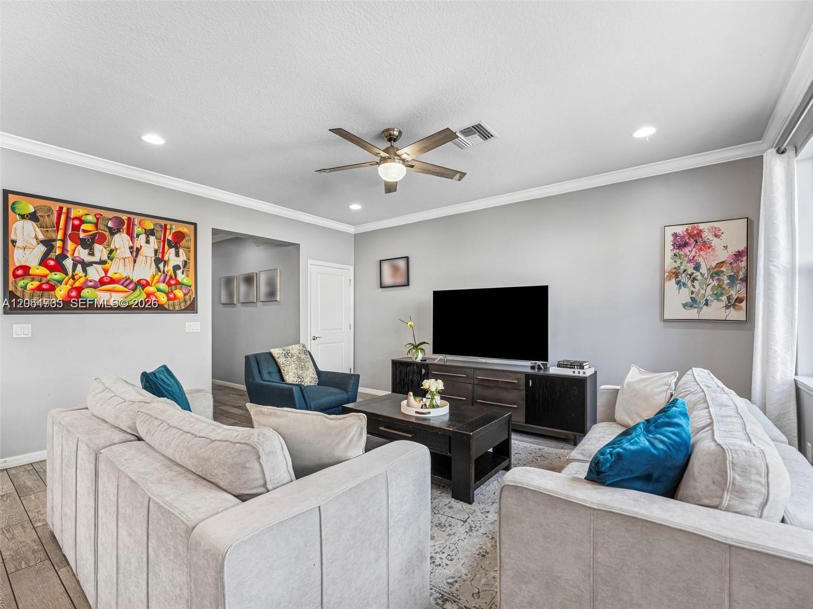 3953 3 / 3 1768 sq. ft. $ 2026-07-29 0 foto