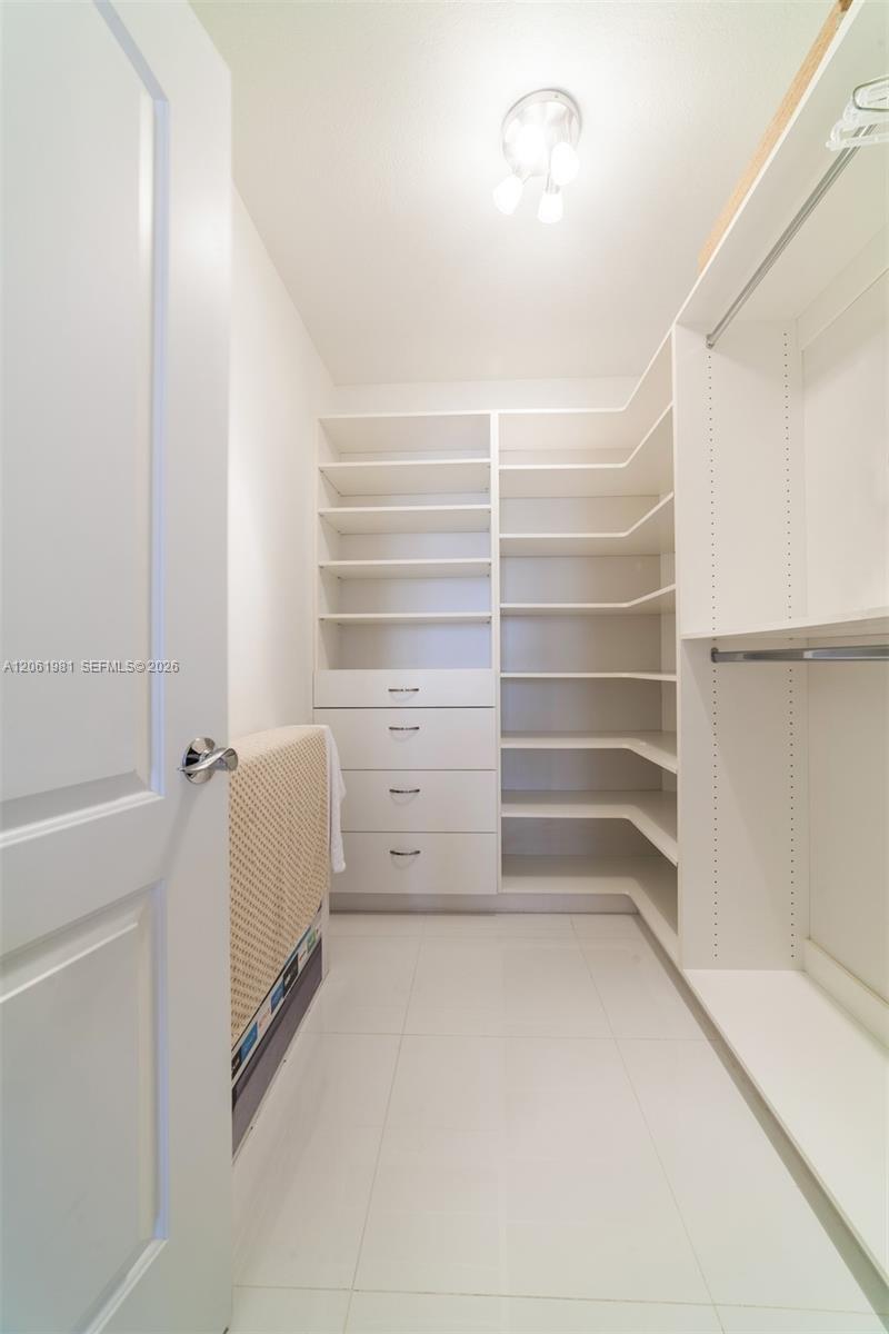 Photo of 2500 Parkview Dr #1117, Hallandale Beach, Florida, 33009 - Primary Bathroom