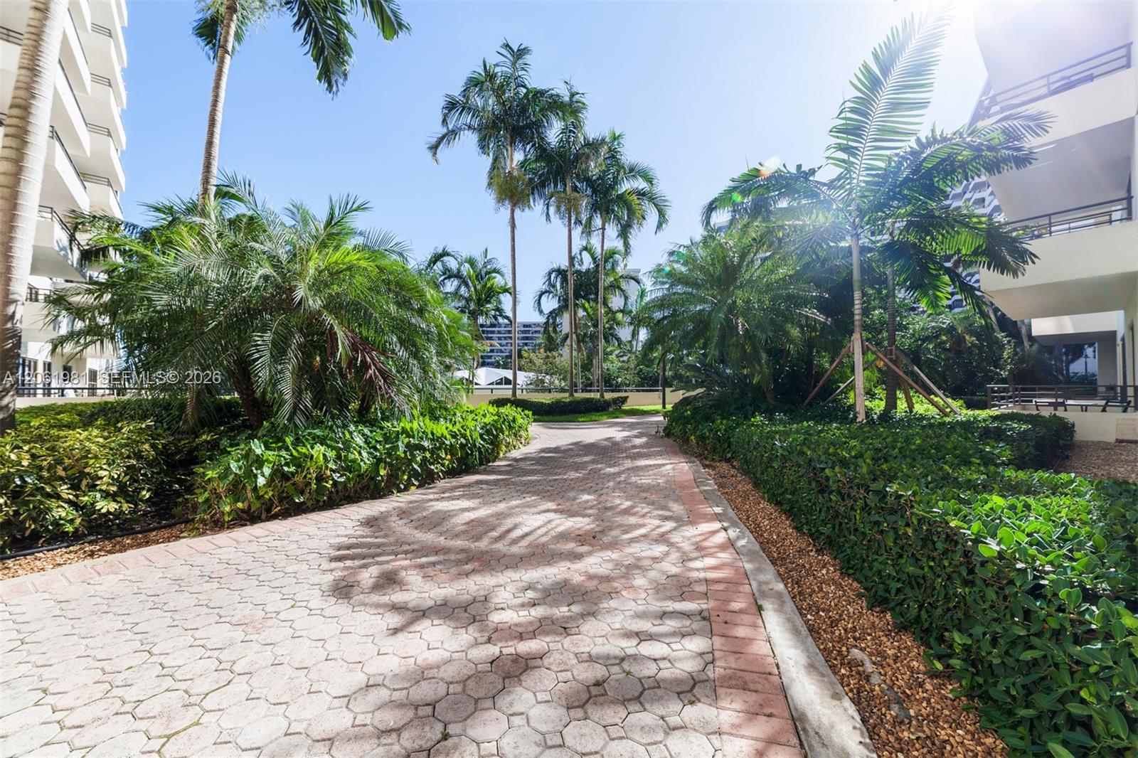 Photo of 2500 Parkview Dr #1117, Hallandale Beach, Florida, 33009 - Community Yard